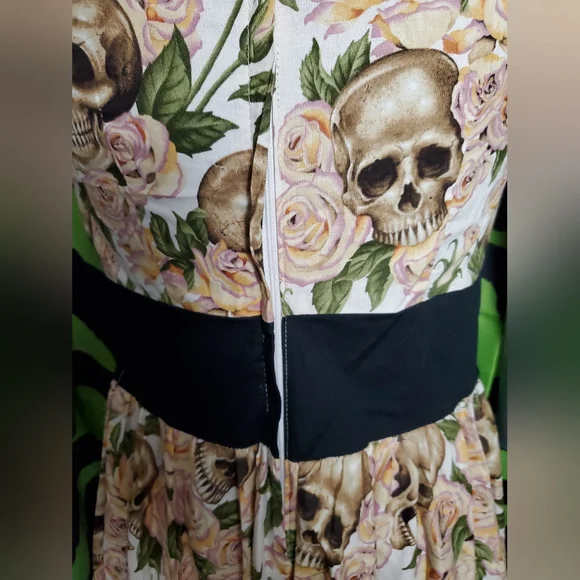 Folter/Modcloth Skull and flowers Dress, size Large - Picture 7 of 10
